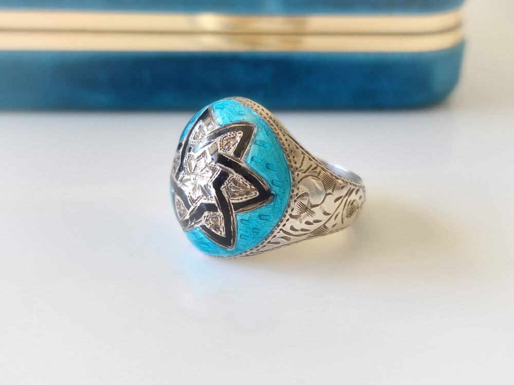Vintage Siam Sterling Blue and Black Enamel Floral Etched Dome Ring